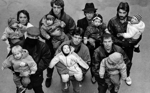 Sieben Männer und ihre Kinder - Bilder von 1989 bis 2018